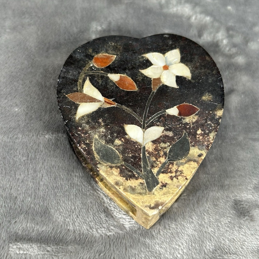 Carved Stone Inlay Heart Shaped Jewelry Trinket Box Mother Of Pearl Flower